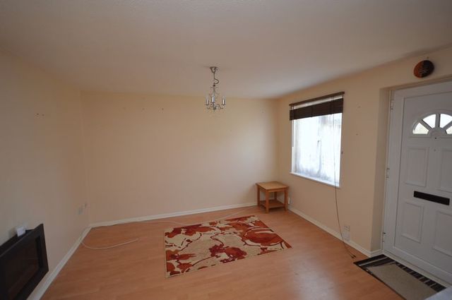  Image of 1 bedroom Terraced house to rent in Longbrooke Houghton Regis Dunstable LU5 at Longbrooke  Houghton Regis, LU5 5QX