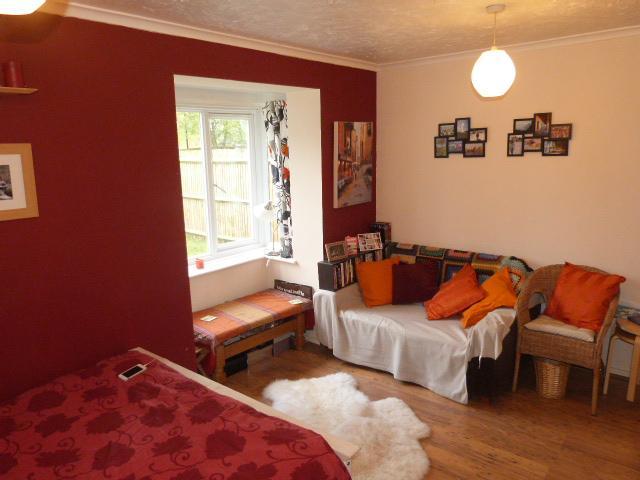  Image of Flat to rent in Lowdell Close West Drayton UB7 at Yiewsley, UB7 8BD
