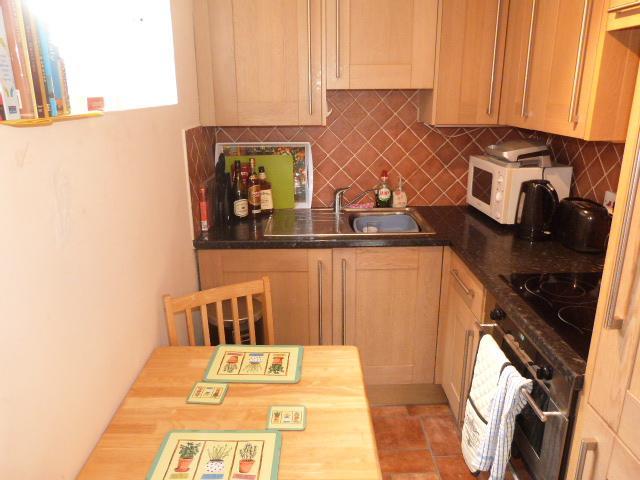  Image of Flat to rent in Lowdell Close West Drayton UB7 at Yiewsley, UB7 8BD