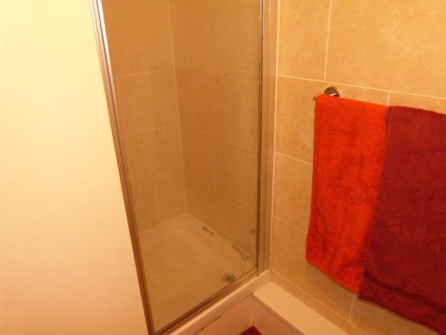  Image of Flat to rent in Lowdell Close West Drayton UB7 at Yiewsley, UB7 8BD