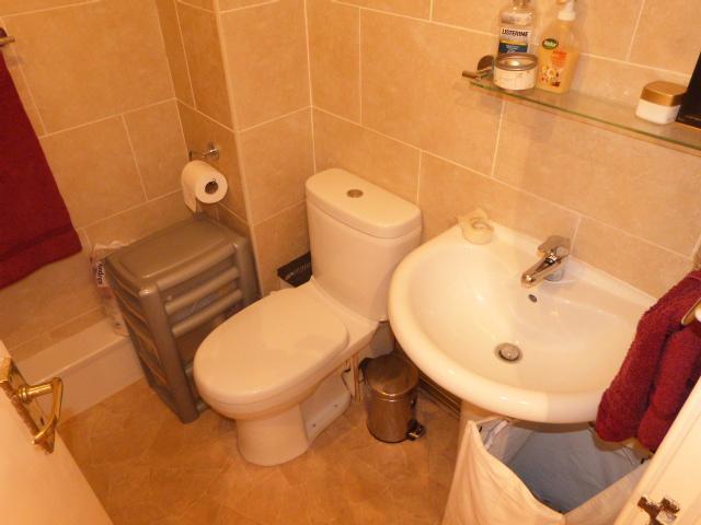  Image of Flat to rent in Lowdell Close West Drayton UB7 at Yiewsley, UB7 8BD