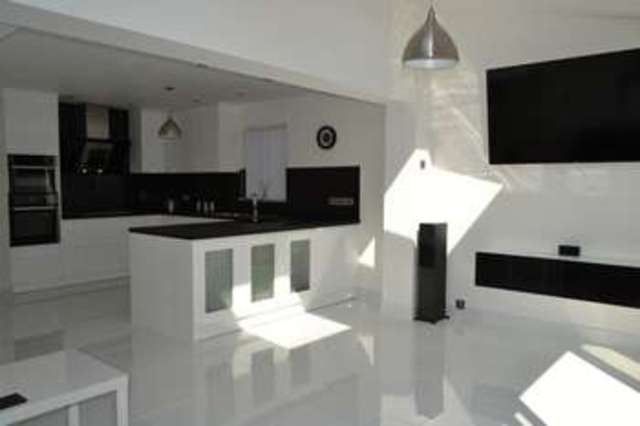  Image of 3 bedroom Detached house for sale in Lower Meadows Barton-upon-Humber DN18 at Lower Meadows  Barton-Upon-Humber, DN18 5RY