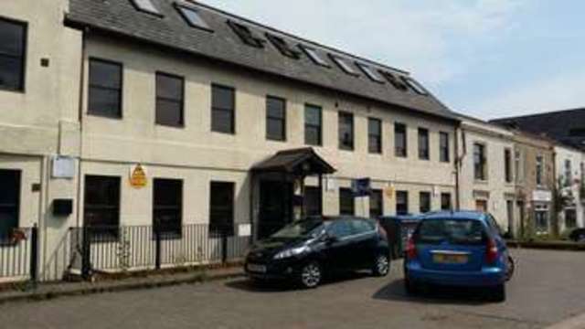  Image of 5 bedroom Flat to rent in Portswood Road Southampton SO17 at Southampton SO17 2FW Southampton, SO17 2FW
