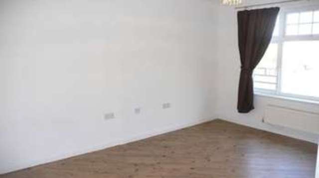  Image of 3 bedroom Flat to rent in Malcolms Meadow Kirkcaldy KY2 at Malcolms Meadow  Kirkcaldy, KY2 6SN