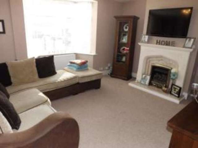  Image of 3 bedroom Semi-Detached house for sale in Mapplewells Road Sutton-in-Ashfield NG17 at Sutton-in-Ashfield Nottinghamshire Sutton in Ashfield, NG17 1HW