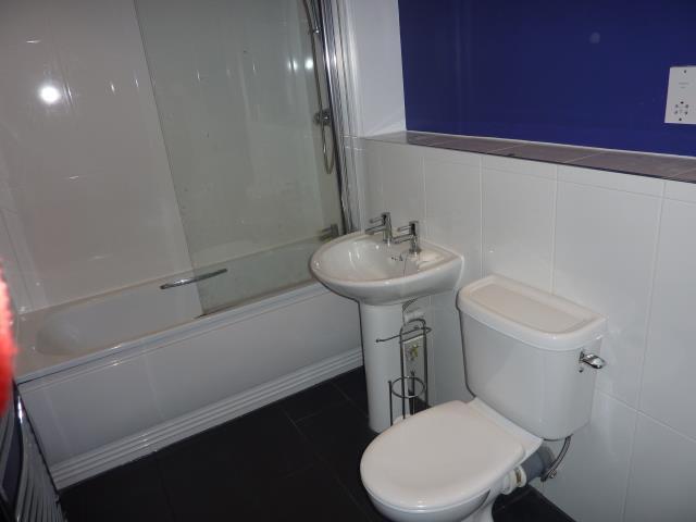  Image of 3 bedroom Flat to rent in Margaret Rose Drive Fairmilehead Edinburgh EH10 at Fairmilehead Edinburgh Edinburgh, EH10 7ER