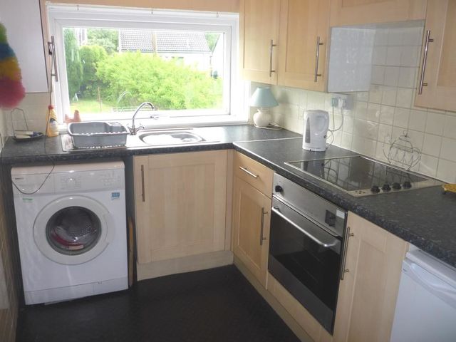  Image of 1 bedroom Flat to rent in Woodmill Street Dunfermline KY11 at Dunfermline Fife Fife, KY11 4JN