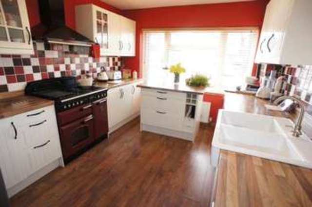  Image of 3 bedroom Semi-Detached house for sale in Mayland Avenue Canvey Island SS8 at Mayland Avenue  Canvey Island, SS8 0BU