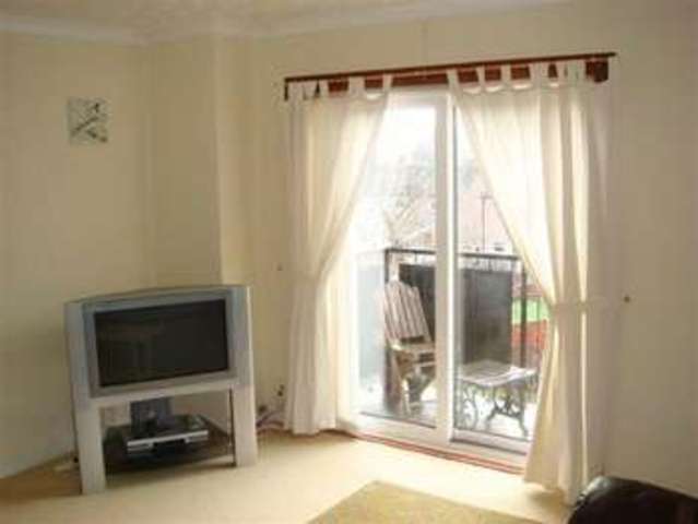  Image of 3 bedroom Property to rent in Mccoll Avenue Alexandria G83 at Mccoll Avenue  Alexandria, G83 0JX