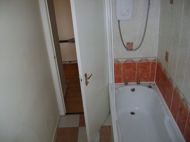  Image of 2 bedroom Flat to rent in Mclean Place Paisley PA3 at Paisley Renfrewshire Renfrewshire, PA3 2DG