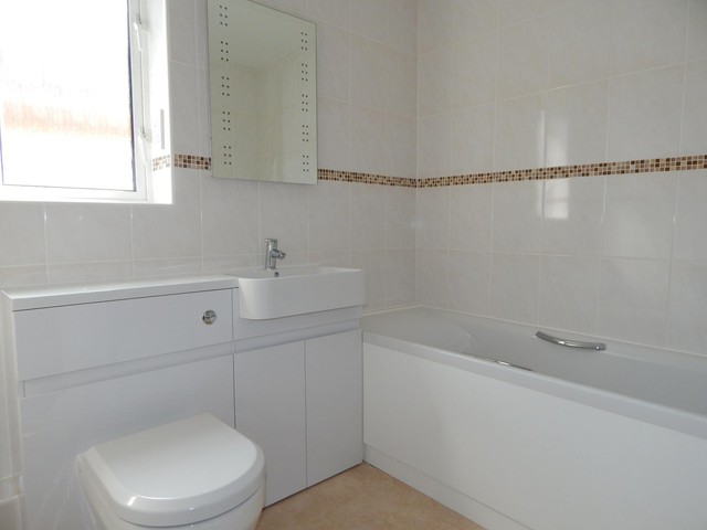  Image of 2 bedroom Flat to rent in Meads Road Eastbourne BN20 at 9 Meads Road  Eastbourne, BN20 7DT