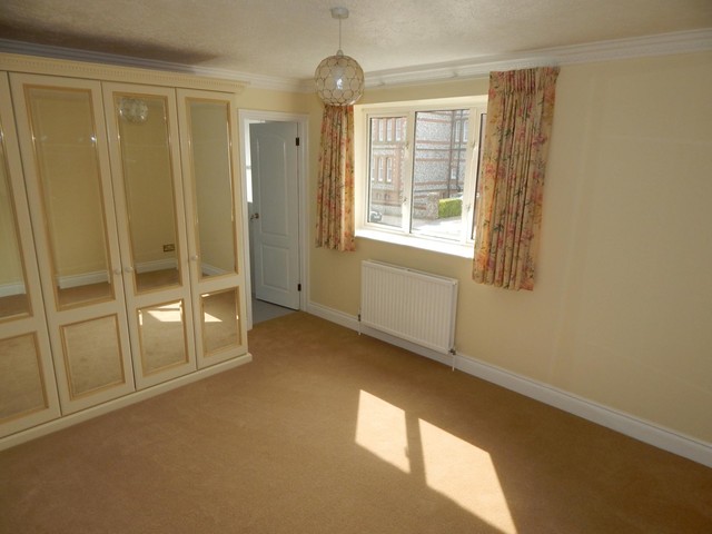  Image of 2 bedroom Flat to rent in Meads Road Eastbourne BN20 at 9 Meads Road  Eastbourne, BN20 7DT