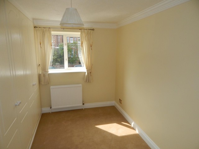  Image of 2 bedroom Flat to rent in Meads Road Eastbourne BN20 at 9 Meads Road  Eastbourne, BN20 7DT