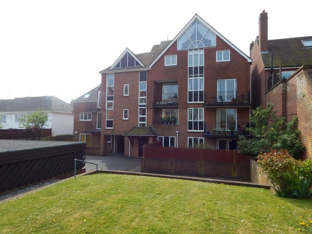  Image of 2 bedroom Flat to rent in Meads Road Eastbourne BN20 at 9 Meads Road  Eastbourne, BN20 7DT