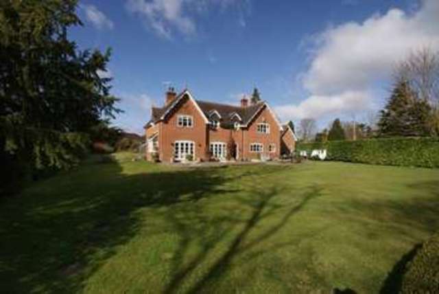  Image of 5 bedroom Detached house for sale in Lymington Bottom Road Medstead Alton GU34 at 50 Lymington Bottom Road Medstead Alton, GU34 5EW