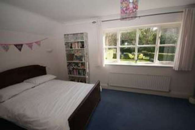  Image of 5 bedroom Detached house for sale in Lymington Bottom Road Medstead Alton GU34 at 50 Lymington Bottom Road Medstead Alton, GU34 5EW
