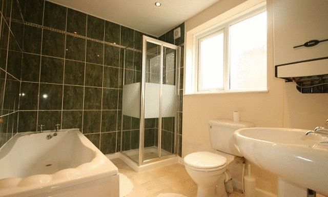  Image of 4 bedroom Flat to rent in Meldon Terrace Heaton Newcastle upon Tyne NE6 at Meldon Terrace Array Byker, NE6 5XQ