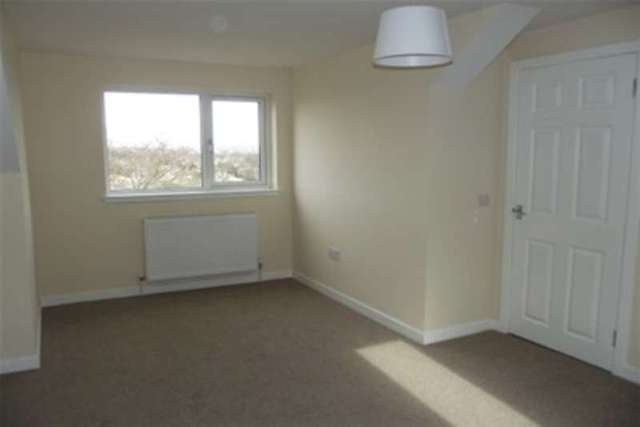  Image of 4 bedroom Detached house to rent in Merryvale Avenue Giffnock Glasgow G46 at Glasgow, G46 6DH