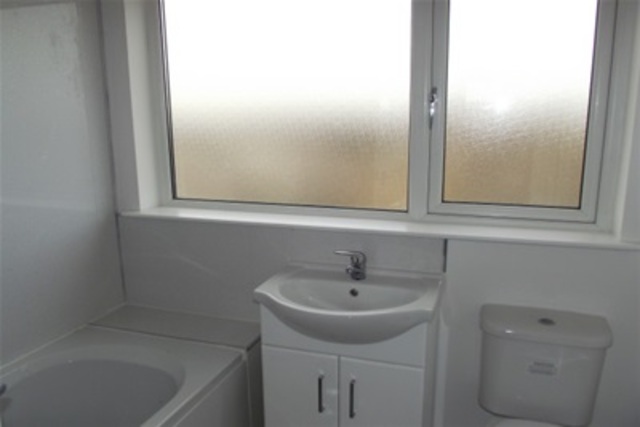 Image of 4 bedroom Detached house to rent in Merryvale Avenue Giffnock Glasgow G46 at Glasgow, G46 6DH