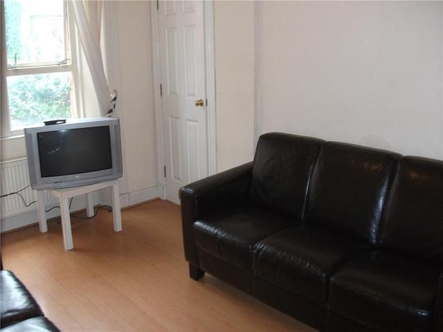  Image of 1 bedroom Flat to rent in Minard Road Shawlands Glasgow G41 at Shawlands Glasgow Glasgow, G41 2HW