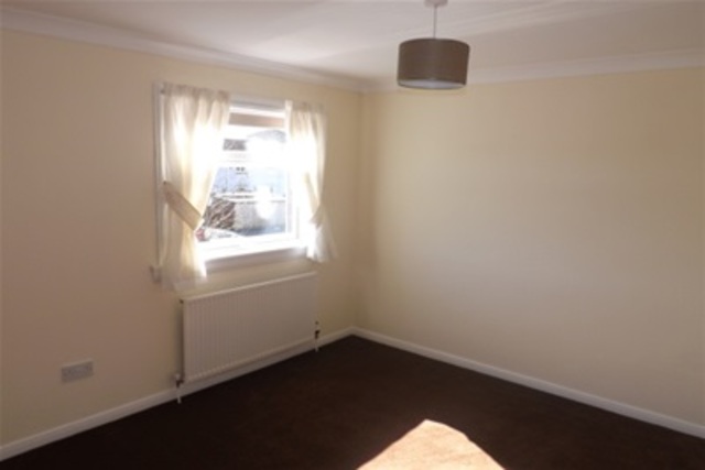  Image of 3 bedroom Flat to rent in Morar Place Irvine KA12 at Irvine North Ayrshire North Ayrshire, KA12 9PS