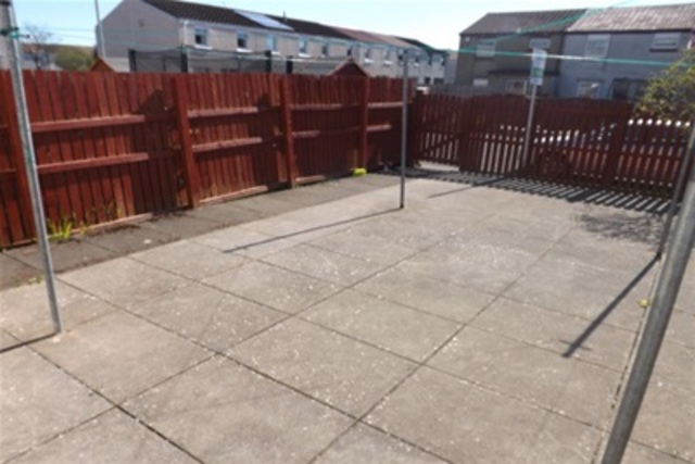  Image of 3 bedroom Flat to rent in Morar Place Irvine KA12 at Irvine North Ayrshire North Ayrshire, KA12 9PS