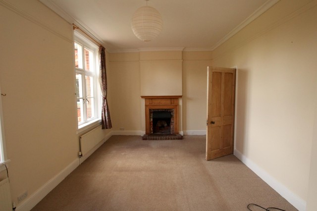  Image of 2 bedroom Flat to rent in Old Reigate Road Betchworth RH3 at Old Reigate Road  Betchworth, RH3 7DE