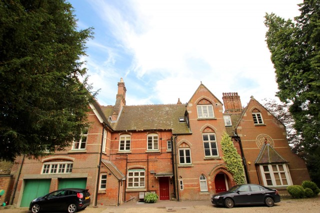  Image of 2 bedroom Flat to rent in Old Reigate Road Betchworth RH3 at Old Reigate Road  Betchworth, RH3 7DE
