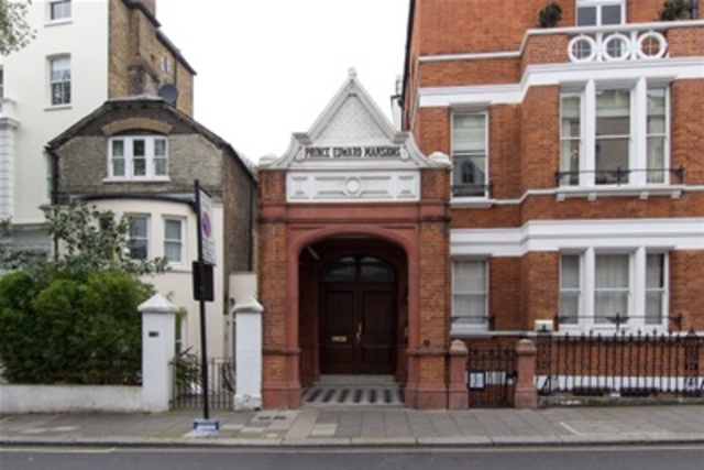  Image of 2 bedroom Penthouse to rent in Moscow Road London W2 at London, W2 4WA