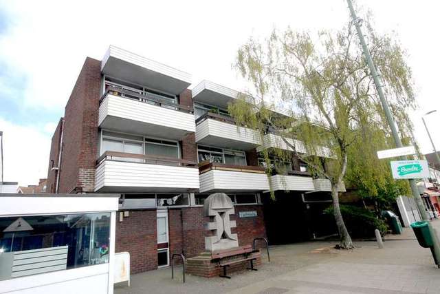  Image of 1 bedroom Flat to rent in Mottingham Road London SE9 at Mottingham  Eltham, SE9 4QZ