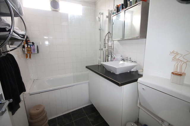  Image of 1 bedroom Flat to rent in Mottingham Road London SE9 at Mottingham  Eltham, SE9 4QZ