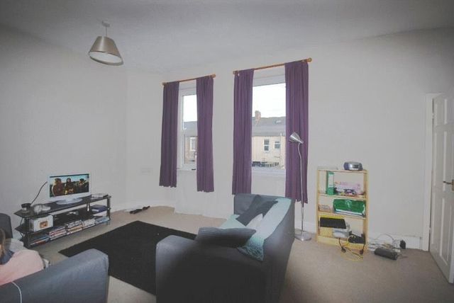  Image of 2 bedroom Flat to rent in Mowbray Street Heaton Newcastle upon Tyne NE6 at Mowbray Street Array Byker, NE6 5NY