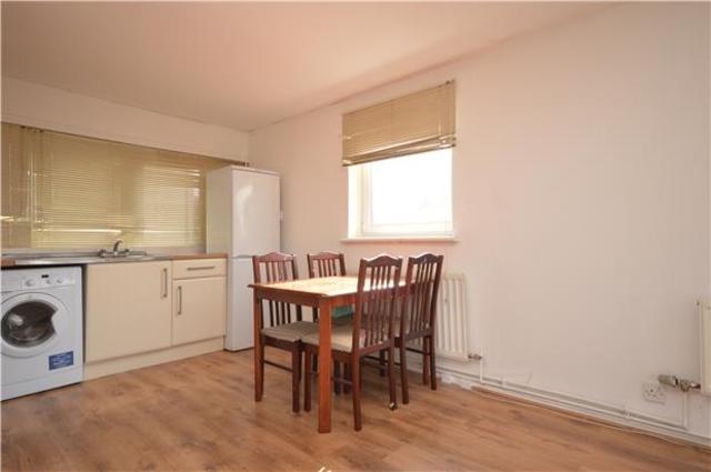  Image of 1 bedroom Flat to rent in Mulholland Close Mitcham CR4 at Surrey, CR4 1SX