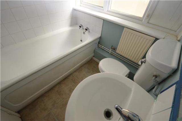  Image of 1 bedroom Flat to rent in Mulholland Close Mitcham CR4 at Surrey, CR4 1SX