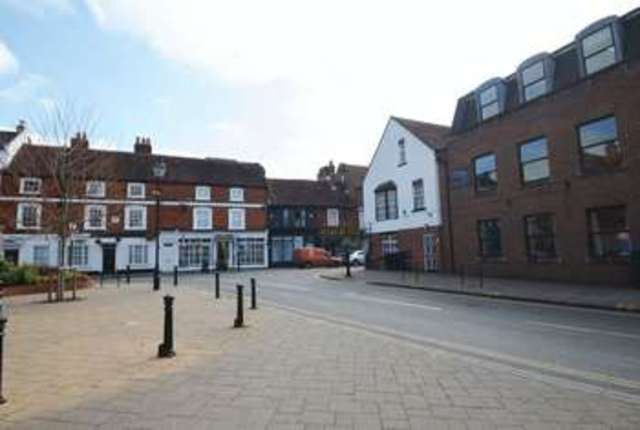  Image of 1 bedroom Flat to rent in Mundy Court Eton Windsor SL4 at Mundy Court Eton Windsor, SL4 6RA