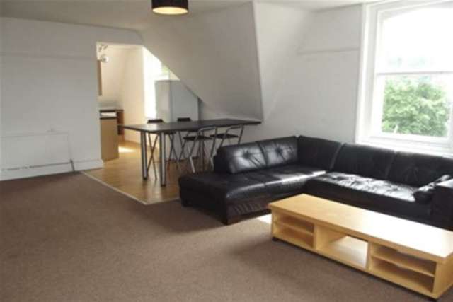  Image of 3 bedroom Flat to rent in New Dover Road Canterbury CT1 at Canterbury, CT1 3DZ