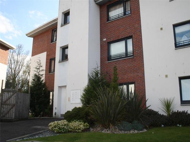  Image of 2 bedroom Flat to rent in New Mart Gardens Edinburgh EH14 at Chesser Edinburgh Edinburgh, EH14 1TZ