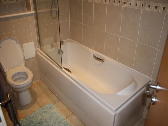  Image of 2 bedroom Flat to rent in New Mart Gardens Edinburgh EH14 at Chesser Edinburgh Edinburgh, EH14 1TZ
