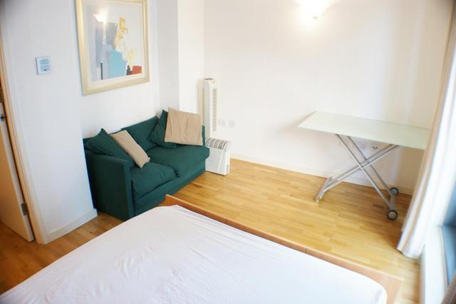  Image of Studio flat to rent in Fairmont Avenue London E14 at Fairmont Avenue  London, E14 9PL