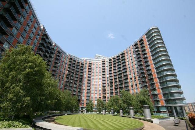  Image of Studio flat to rent in Fairmont Avenue London E14 at Fairmont Avenue  London, E14 9PL