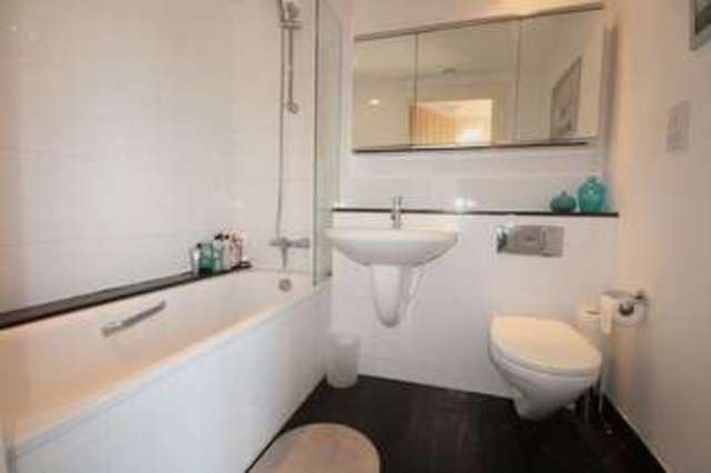  Image of 3 bedroom Flat for sale in Newhall Street Birmingham B3 at Newhall Street  Birmingham, B3 1JN