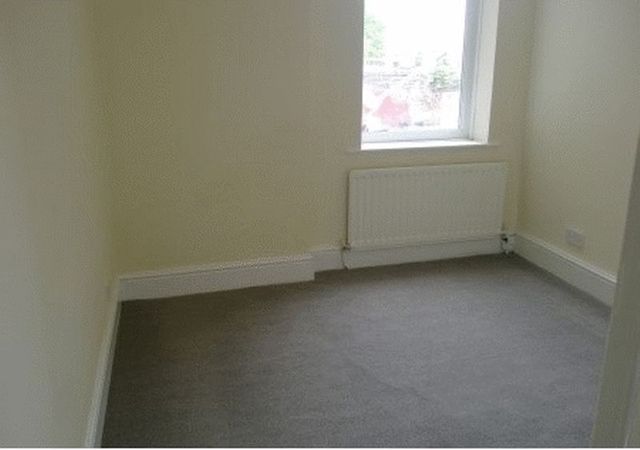  Image of 2 bedroom Flat to rent in Normanton Terrace Newcastle upon Tyne NE4 at Normanton Terrace Array Blakelaw, NE4 6PP