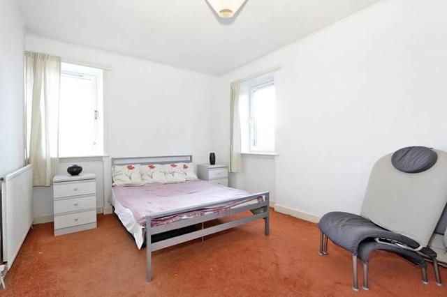  Image of 3 bedroom Flat to rent in North Anderson Drive Aberdeen AB16 at Aberdeen, AB16 7GB