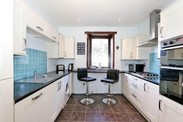  Image of 3 bedroom Flat to rent in North Anderson Drive Aberdeen AB16 at Aberdeen, AB16 7GB