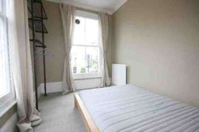 Image of 2 bedroom Flat to rent in Northchurch Road London N1 at London  Essex Road, N1 3NU