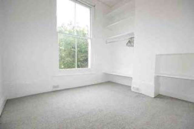  Image of 2 bedroom Flat to rent in Northchurch Road London N1 at London  Essex Road, N1 3NU
