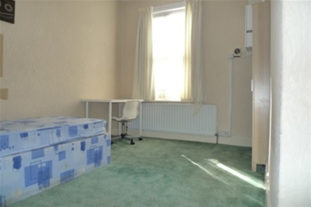  Image of 6 bedroom Detached house to rent in Northumberland Road Coventry CV1 at Coventry, CV1 3AQ