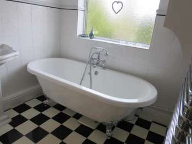  Image of 3 bedroom Property for sale in Nottingham Road Hucknall Nottingham NG15 at Nottingham Road Nottingham Nottingham, NG15 7QD