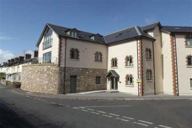  Image of 1 bedroom Flat to rent in Teign Road Newton Abbot TQ12 at Newton Abbot, TQ12 4EX
