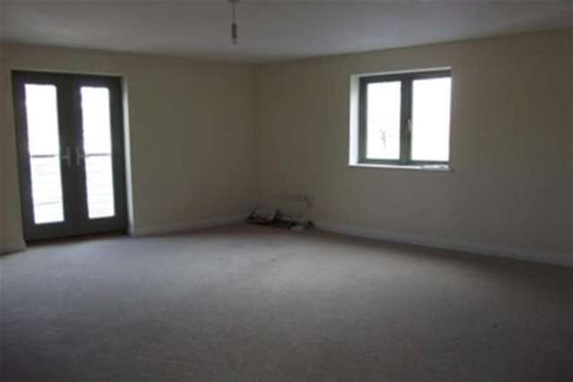  Image of 1 bedroom Flat to rent in Teign Road Newton Abbot TQ12 at Newton Abbot, TQ12 4EX